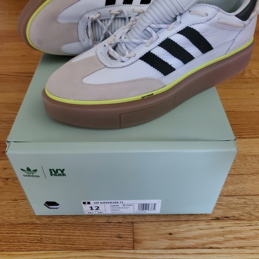 IvyPark Adidas Supersleek 72